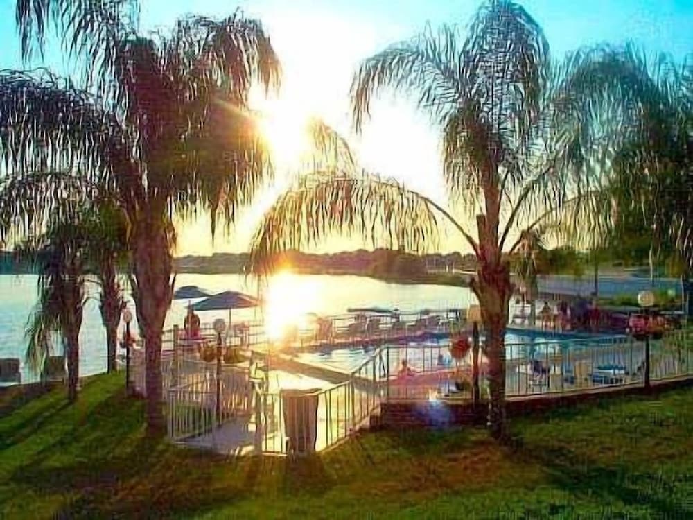 Lake Roy Beach Inn - featured photo