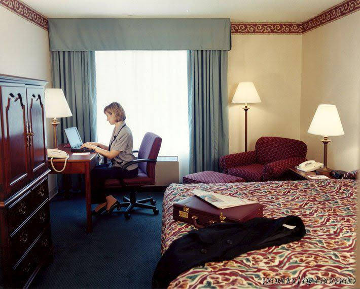 Ramada Indianapolis - photo 4