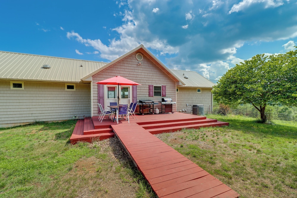 Hike Fish and Explore Spacious Yellville Retreat — hotel in Yellville