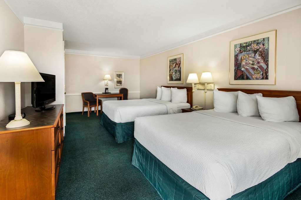 La Quinta Inn by Wyndham Albuquerque Northeast - photo 22