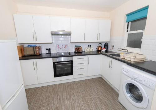 Puffin Beautifully Furnished Double Bedroom Apartment