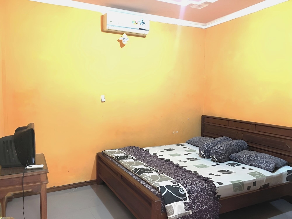 Hotel Alami near Alun Alun Klaten in Klaten, Indonesia