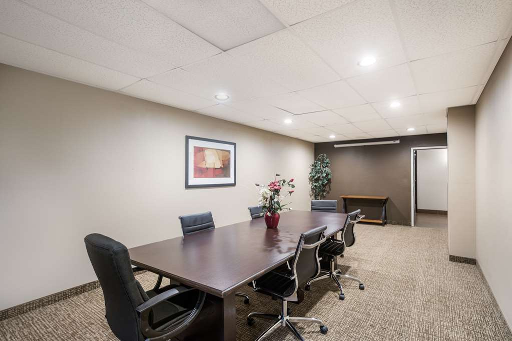 Comfort Suites Forsyth near I 75 - photo 34