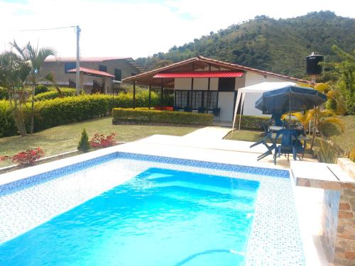 Casa de campo San Fernando — 4-Star Luxury Hotel in Villeta, Colombia