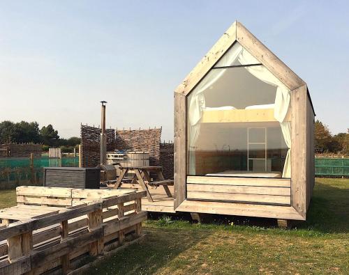 Lushna 3 Petite at Lee Wick Farm Cottages & Glamping in Clacton-On-Sea, United Kingdom