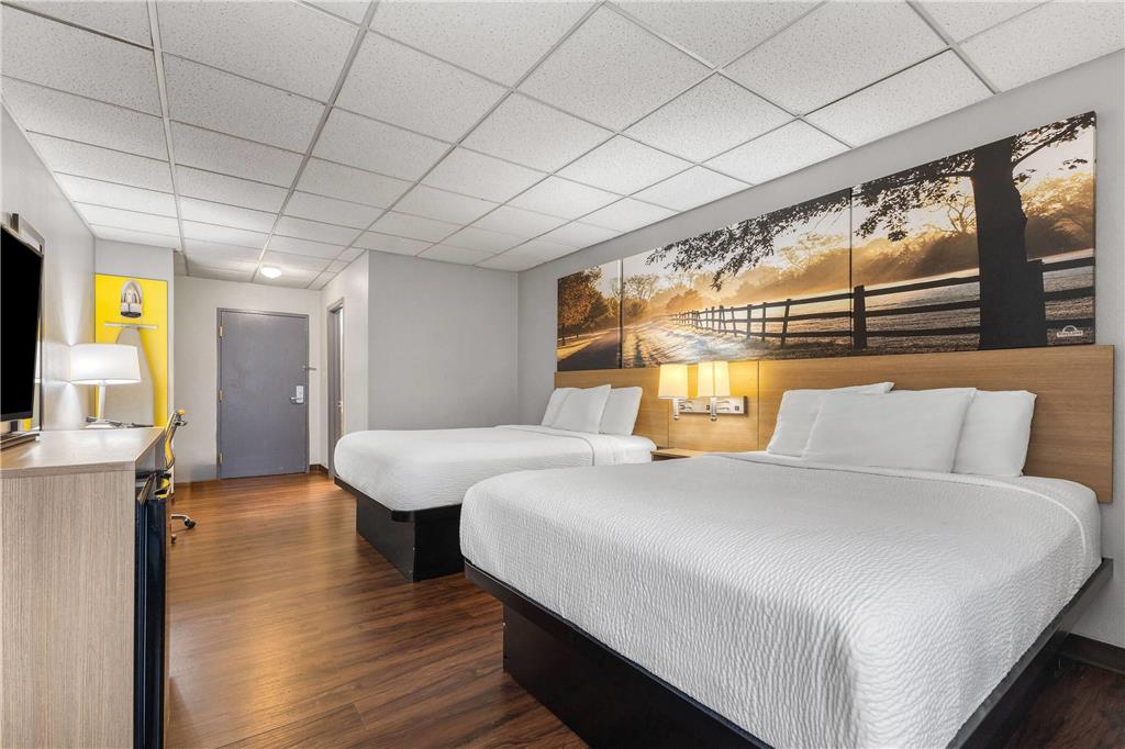 Days Inn by Wyndham Madisonville - photo 23