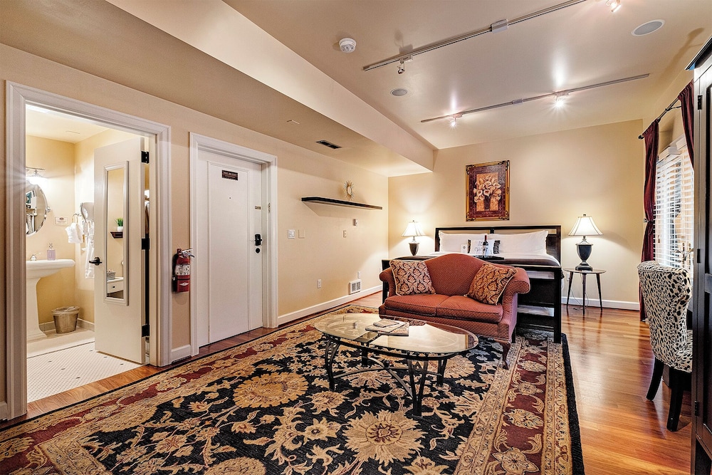 The Orenco Station Hotel - photo 44