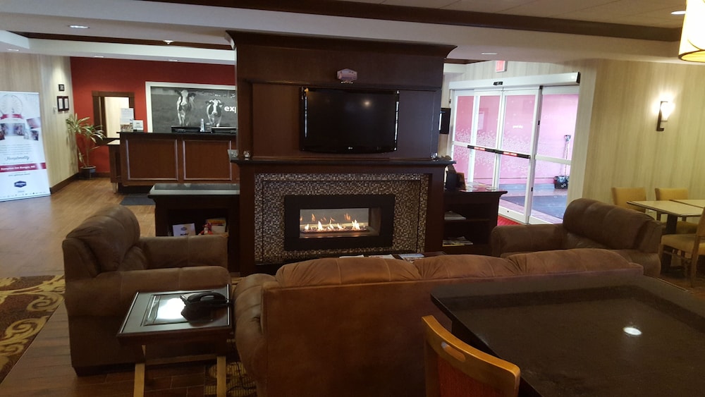 Hampton Inn Bangor - photo 8