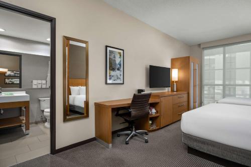 Hyatt Place Iowa City Downtown - photo 27