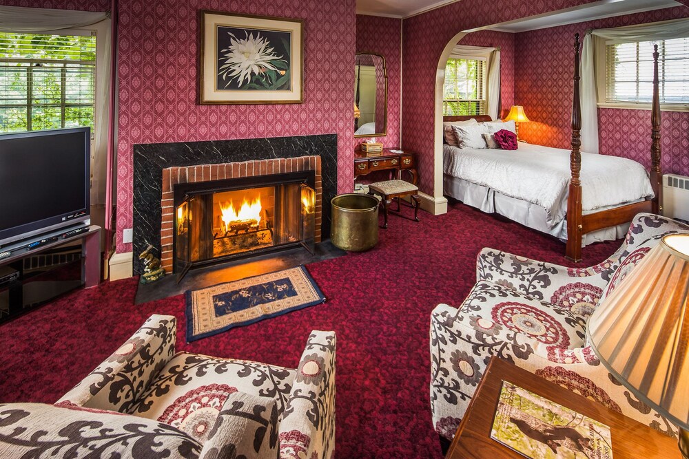 Stonehurst Manor - photo 6