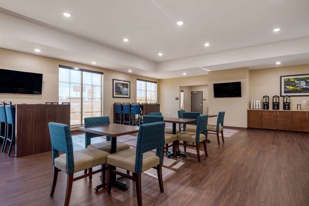Comfort Inn & Suites North Mankato - photo 43