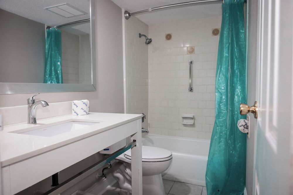 Riverside Inn & Suites by OYO Danville Ceaser Casino - photo 36