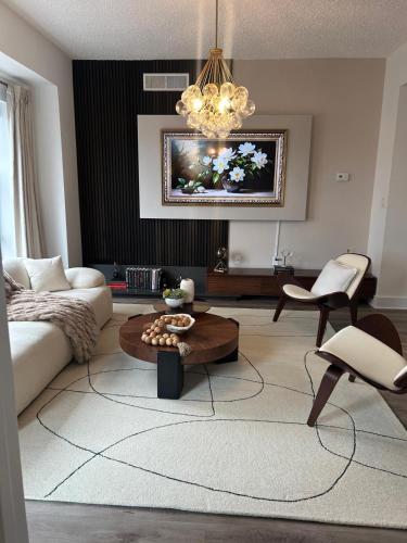 The Monroe Elegant 2BR2BA Downtown Stamford — 4-Star Luxury Hotel in Stamford, United States