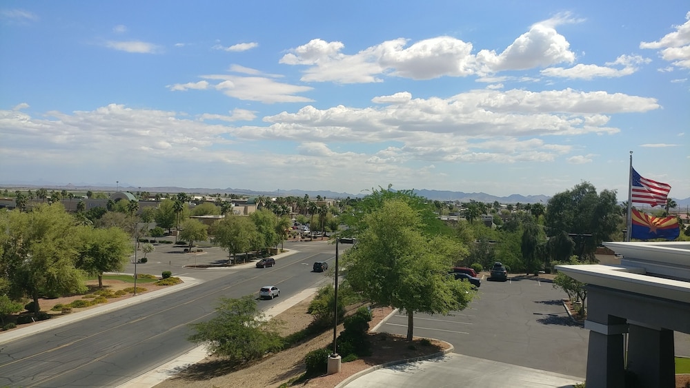 Hampton Inn & Suites Yuma - photo 53