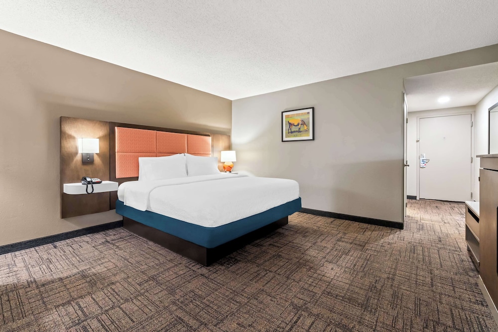 Hampton Inn Jonesboro - photo 28