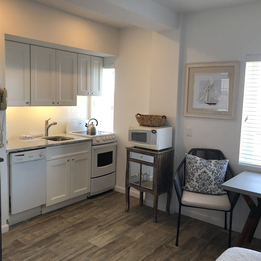 Montauk Manor - photo 27
