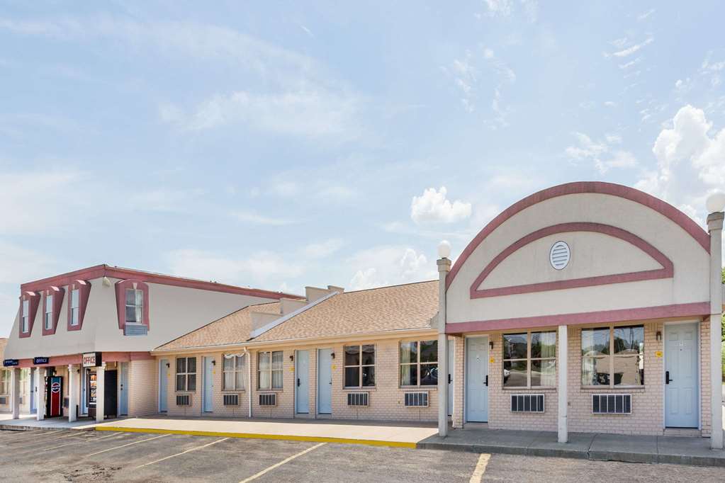 Knights Inn Peru - photo 2