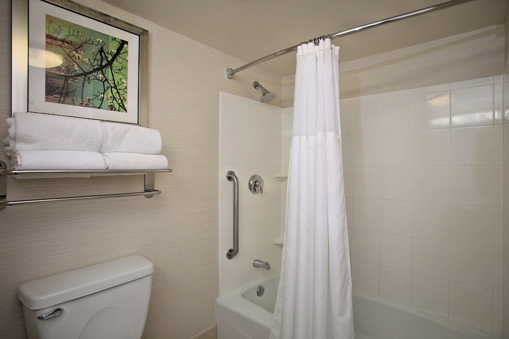 Fairfield Inn & Suites by Marriott Edison South Plainfield - photo 21