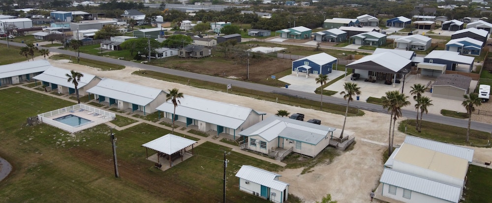 Captain Quarters Motel - photo 29
