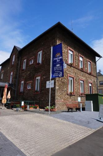 Altes Schulhaus - carbon neutral hotel in Lieser