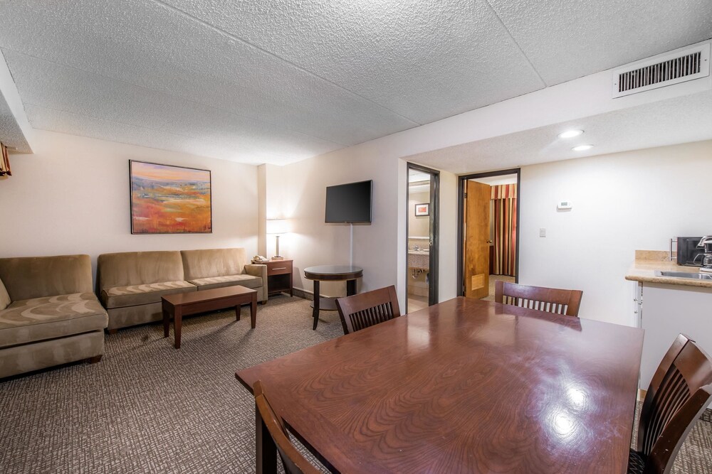 Comfort Inn & Suites Denver Northfield - photo 25