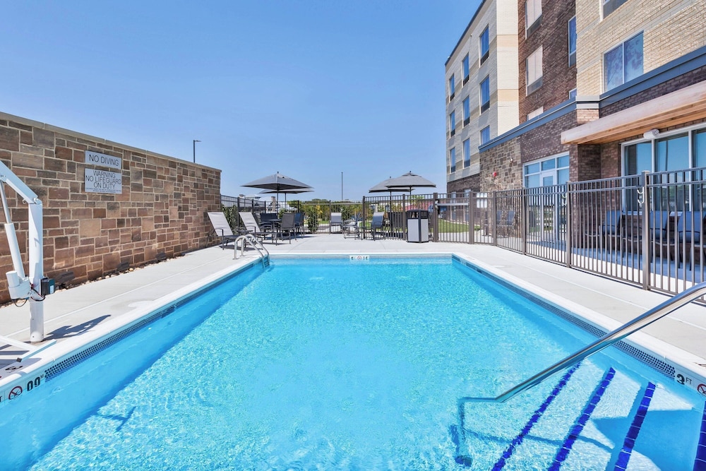 Fairfield Inn & Suites by Marriott Cincinnati Airport South Florence - photo 13