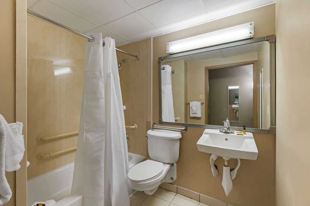 Best Western Plus The Charles Hotel - photo 16