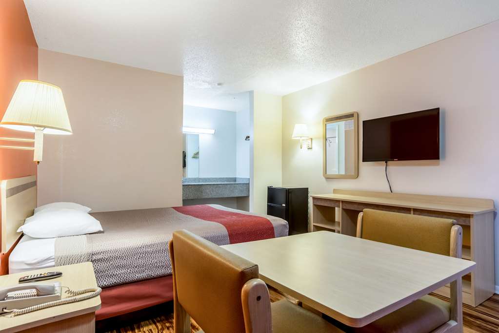Motel 6 East Ridge TN - photo 12