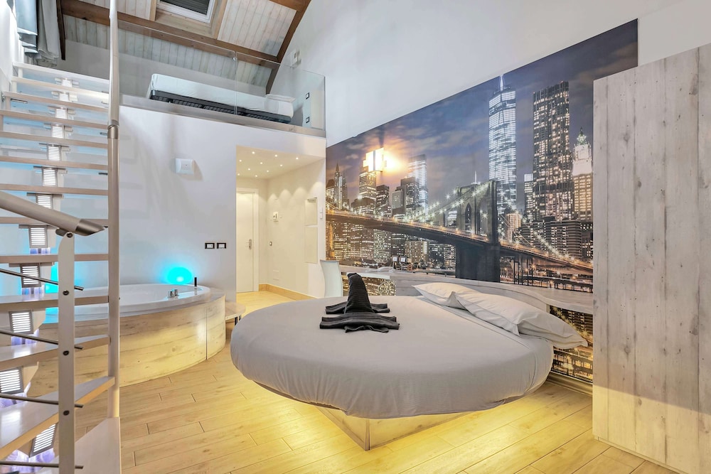 Suite A Tema — 4-Star Luxury Hotel in Milan, Italy