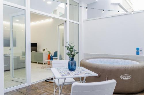 SPA & RELAX Aesthetic Apartment 50m dal mare — 4-Star Luxury Hotel in Monopoli, Italy