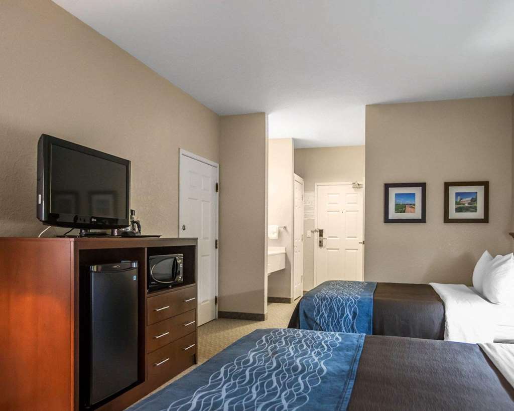Quality Inn & Suites Dixon near I 88 - photo 14