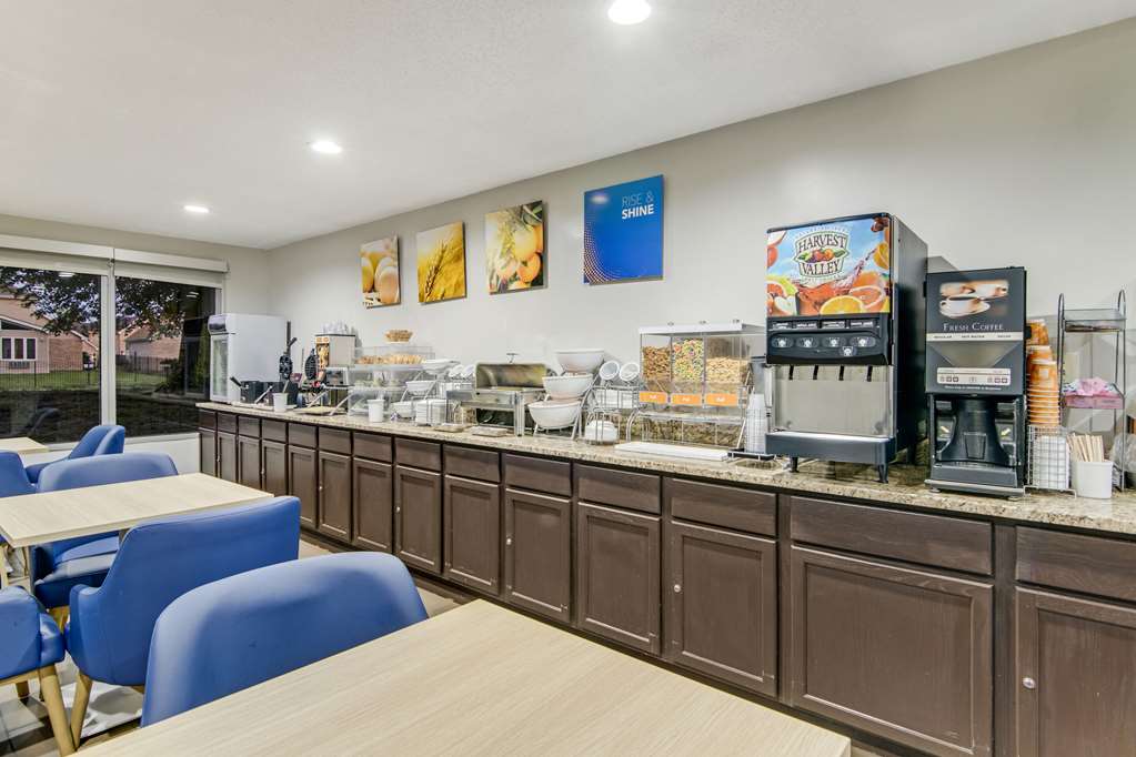 Comfort Suites near I 80 and I 94 - photo 37