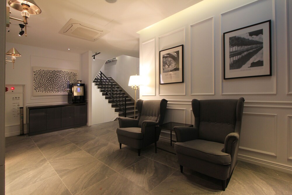 Two Heaven Hotel - last minute hotel in Busan
