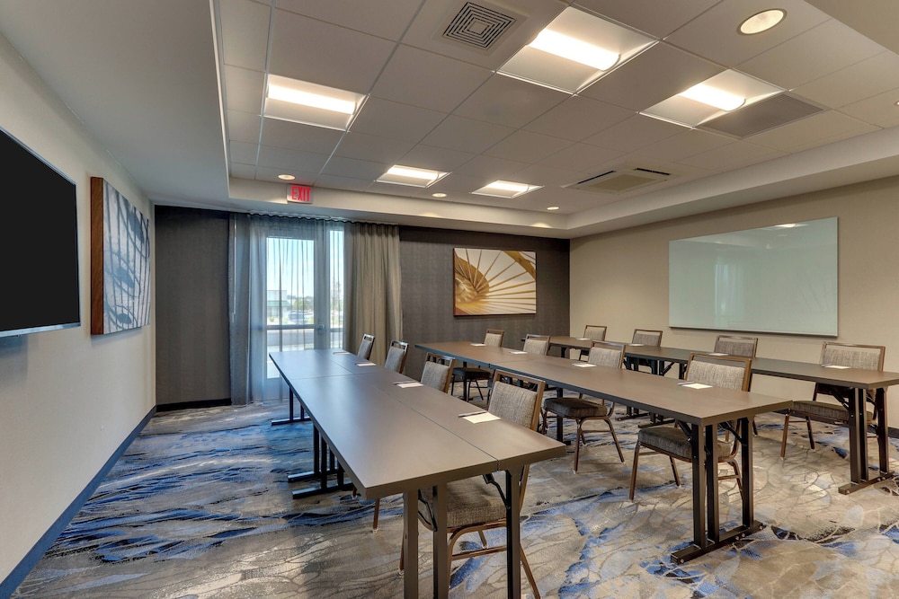 Fairfield Inn & Suites by Marriott Warsaw - photo 27