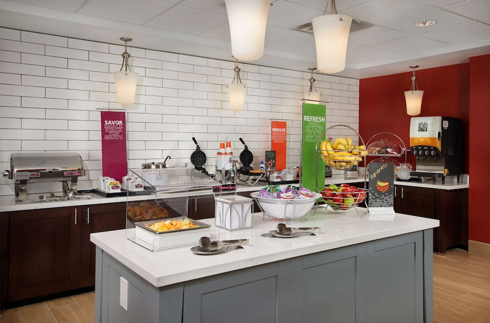 Hampton Inn & Suites Phoenix Scottsdale on Shea Boulevard - photo 45