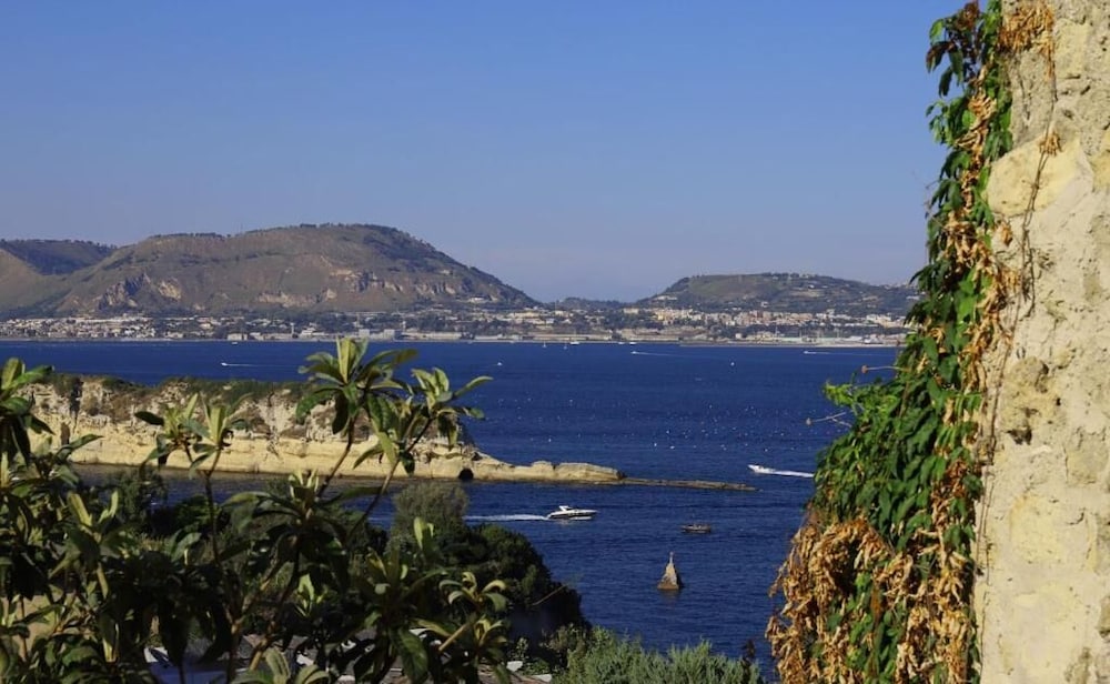 Pharus Miseni Suites and rooms — 4-Star Luxury Hotel in Bacoli, Italy