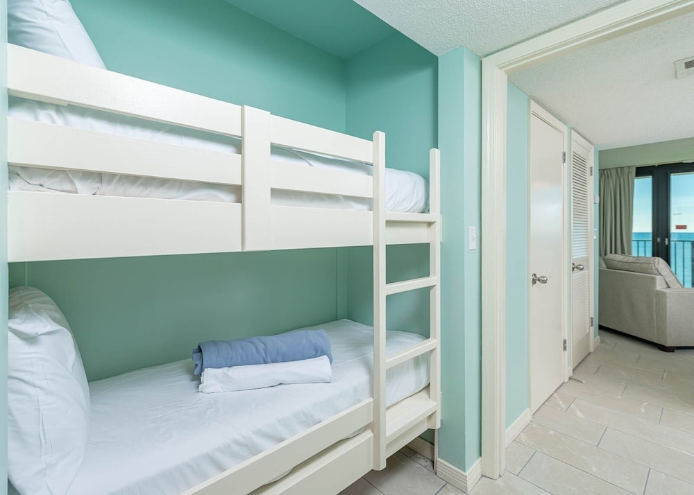 Phoenix All Suites Hotel 201 1 Bedroom Condo - photo 4