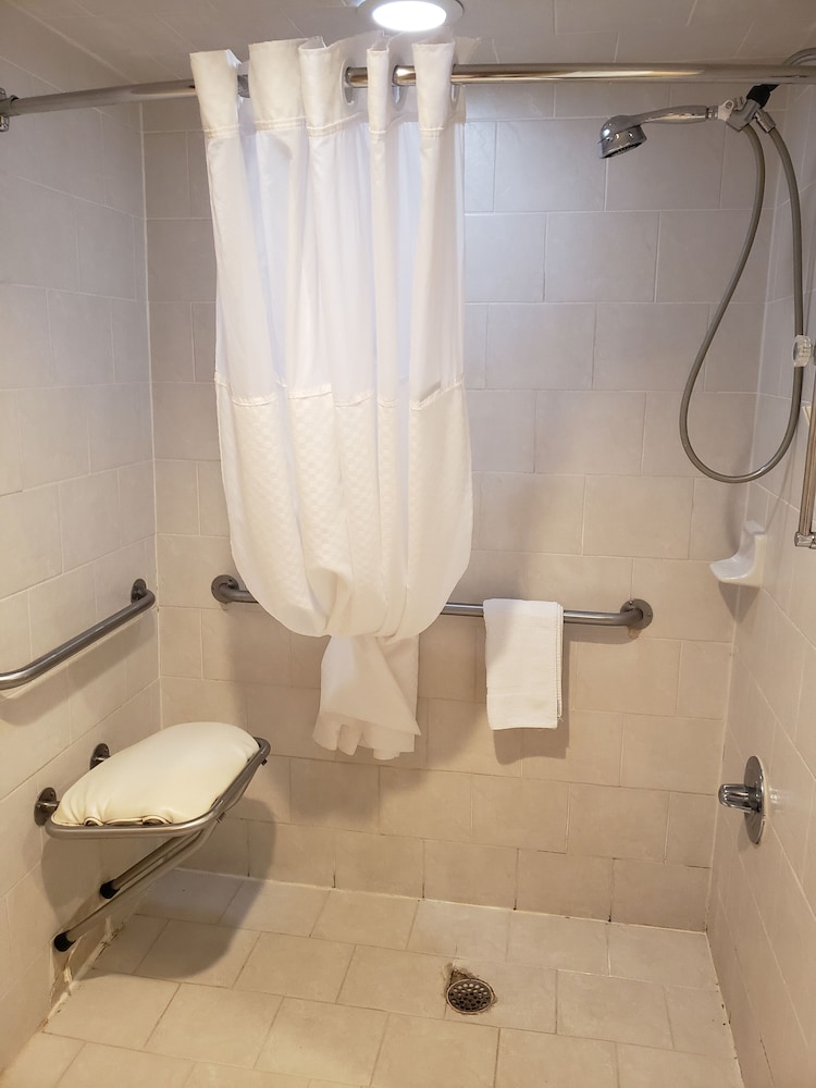 Affordable Suites of America Detroit Warren - photo 20