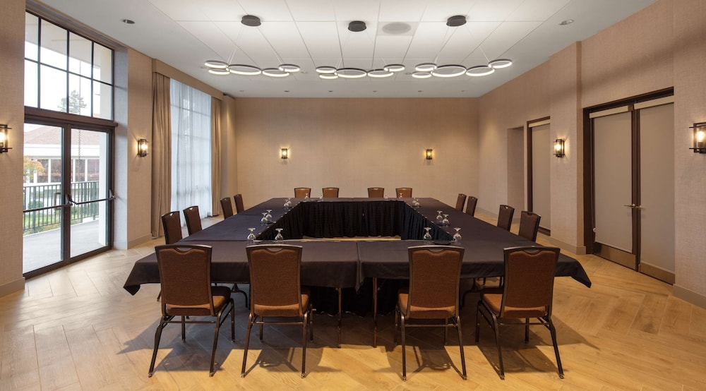 DoubleTree By Hilton Sacramento - photo 38