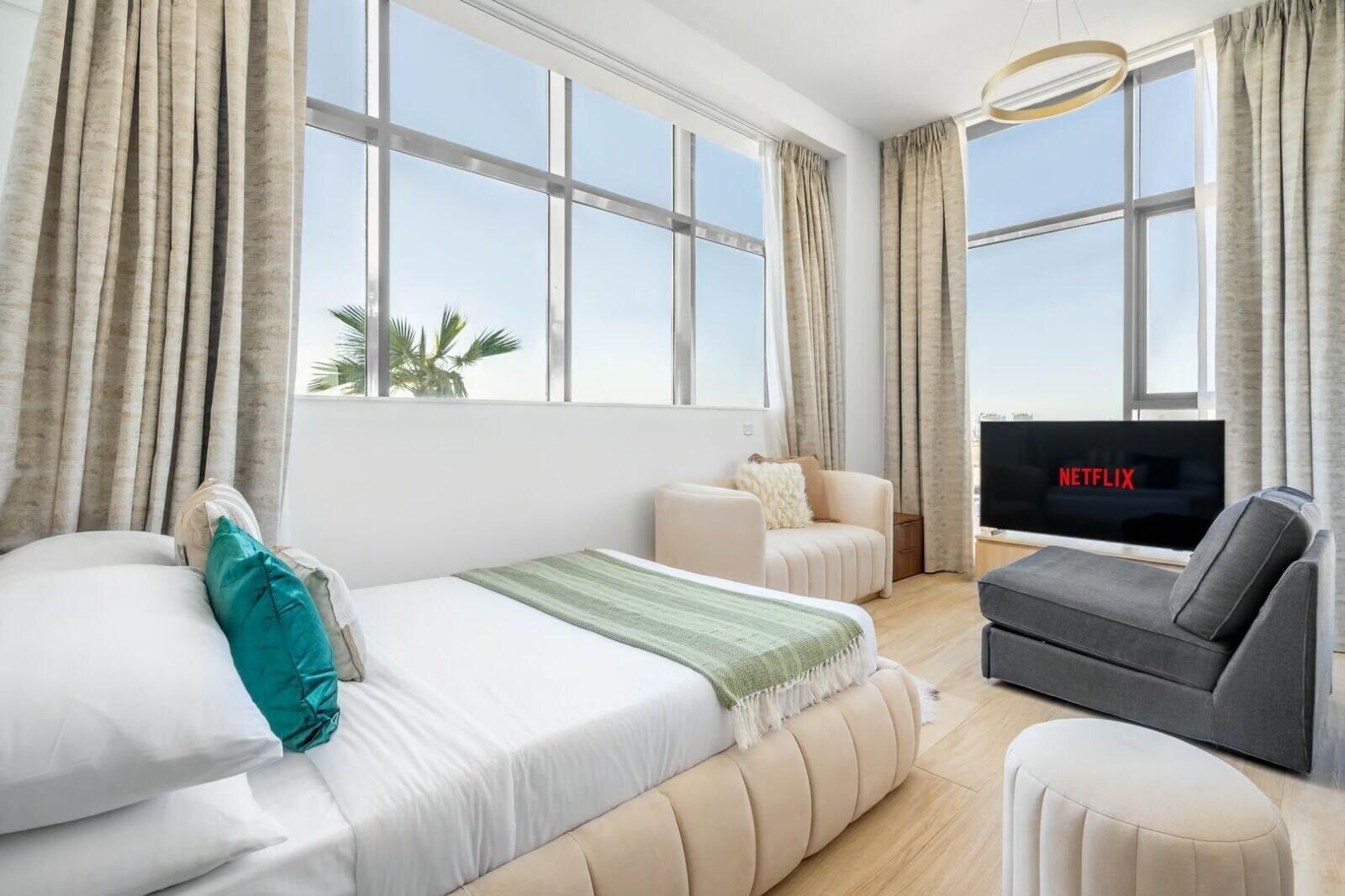 Holiday Studio in JVC 2408 Dubai — 4-Star Luxury Hotel in Dubai, United Arab Emirates