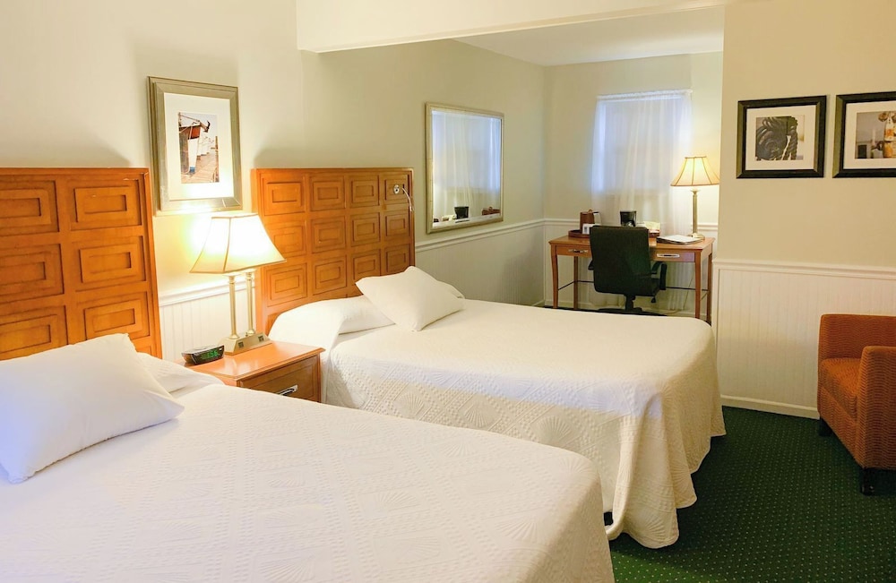 Cedar Crest Inn - photo 2