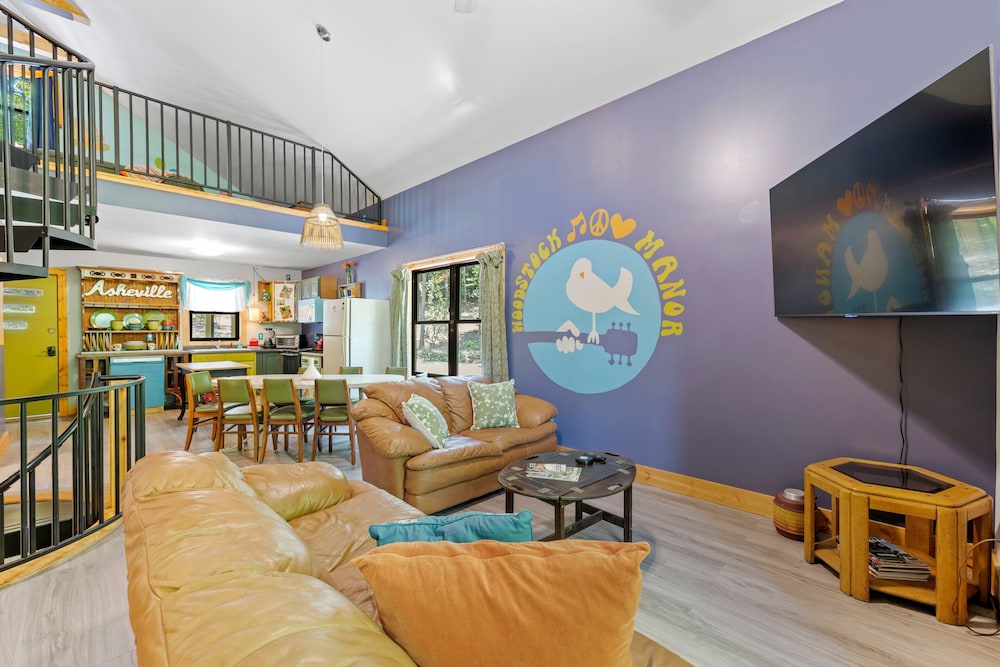Backwoods Getaway — hotel in Mills River