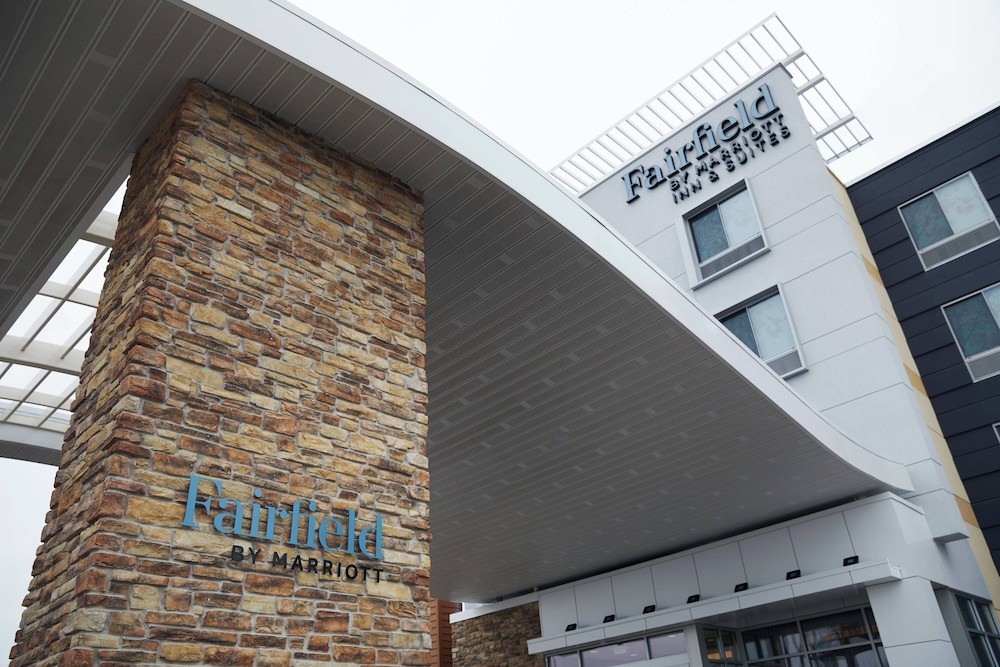 Fairfield Inn & Suites by Marriott Sheboygan - photo 24