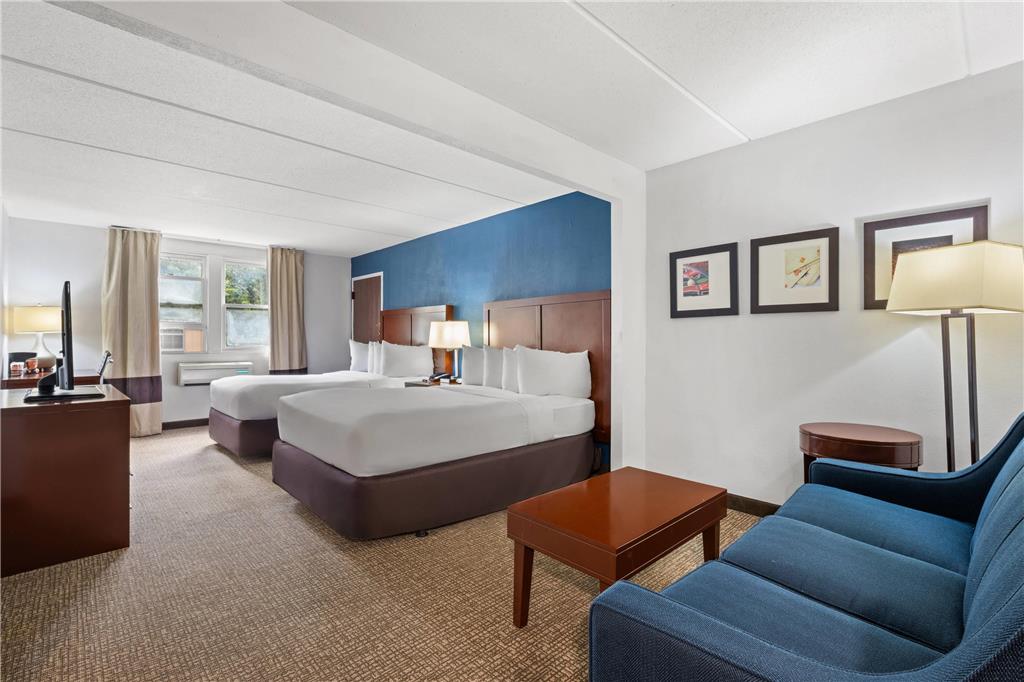 Comfort Suites Near Casinos Norwich Uncasville CT - photo 37