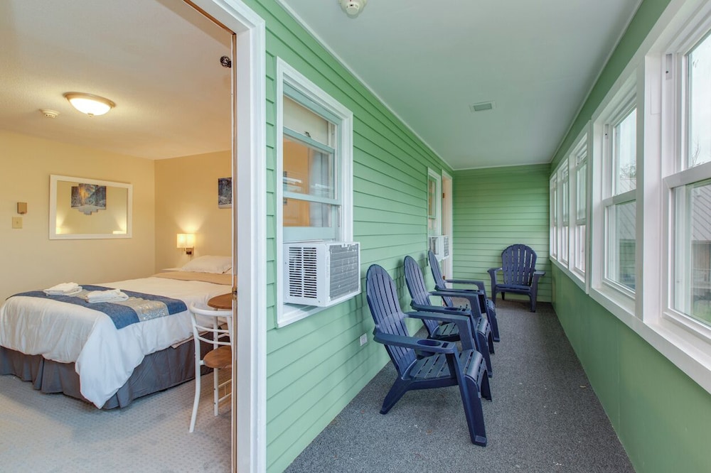 Lake Shore Farm Inn - photo 14