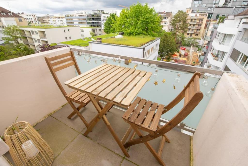 Special MODERN LiSA Apartment Basel Bahnhof Grossbasel 10 STAR — 4-Star Luxury Hotel in Basel, Switzerland