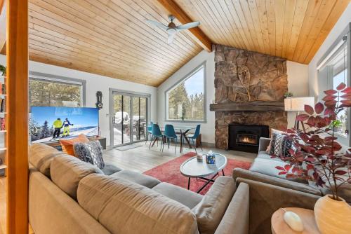 Breckenridge Mountain Retreat with Grill and Views in Breckenridge, United States