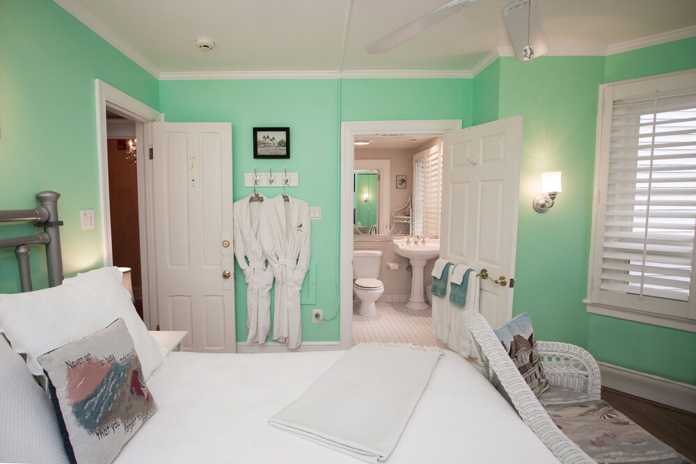 Haddonfield Inn - photo 9