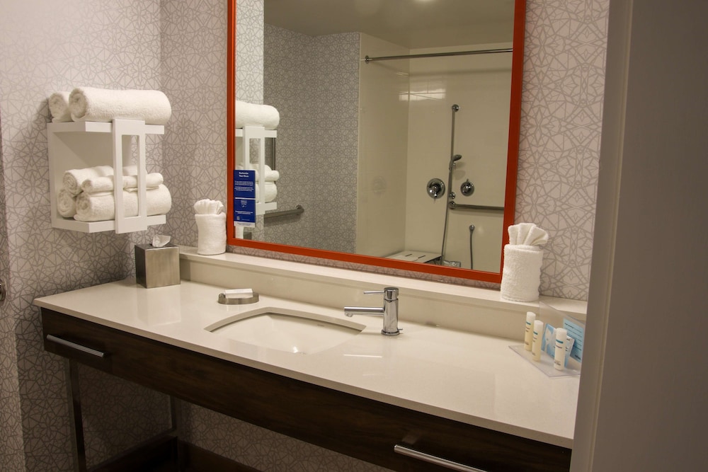 Hampton Inn & Suites Olean - photo 44