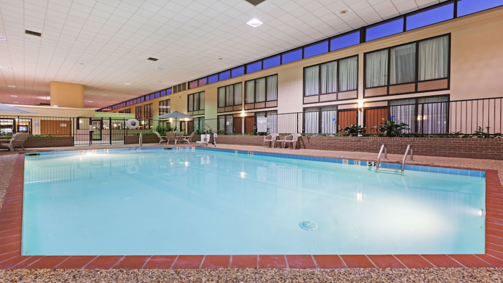 Holiday Inn Express Little Rock Airport by IHG - photo 12